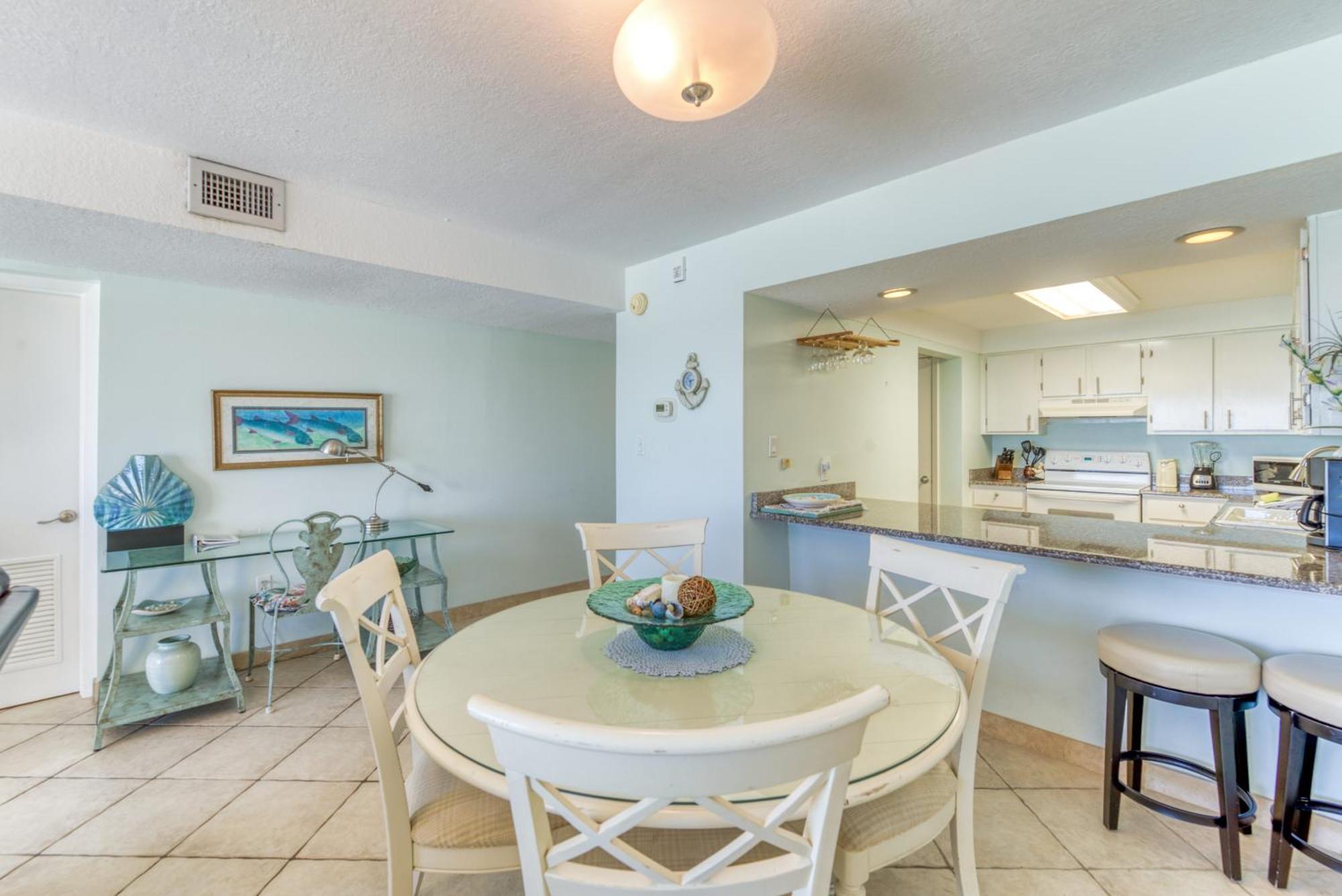 Beach House Condominiums B405 - Beachfront With Pool, Wifi, & Beach Service Destin Exterior photo