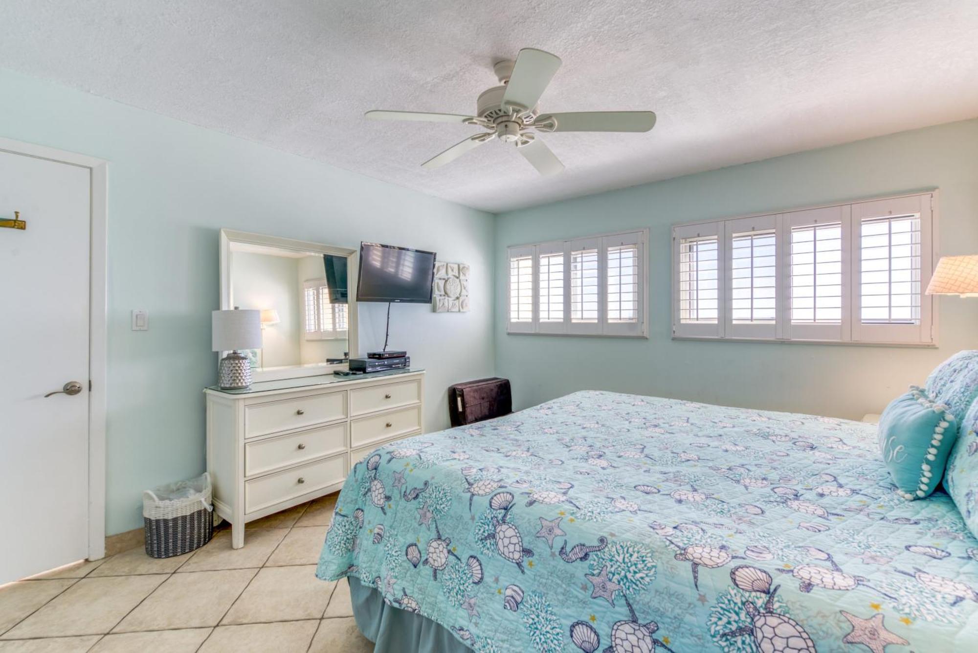 Beach House Condominiums B405 - Beachfront With Pool, Wifi, & Beach Service Destin Exterior photo