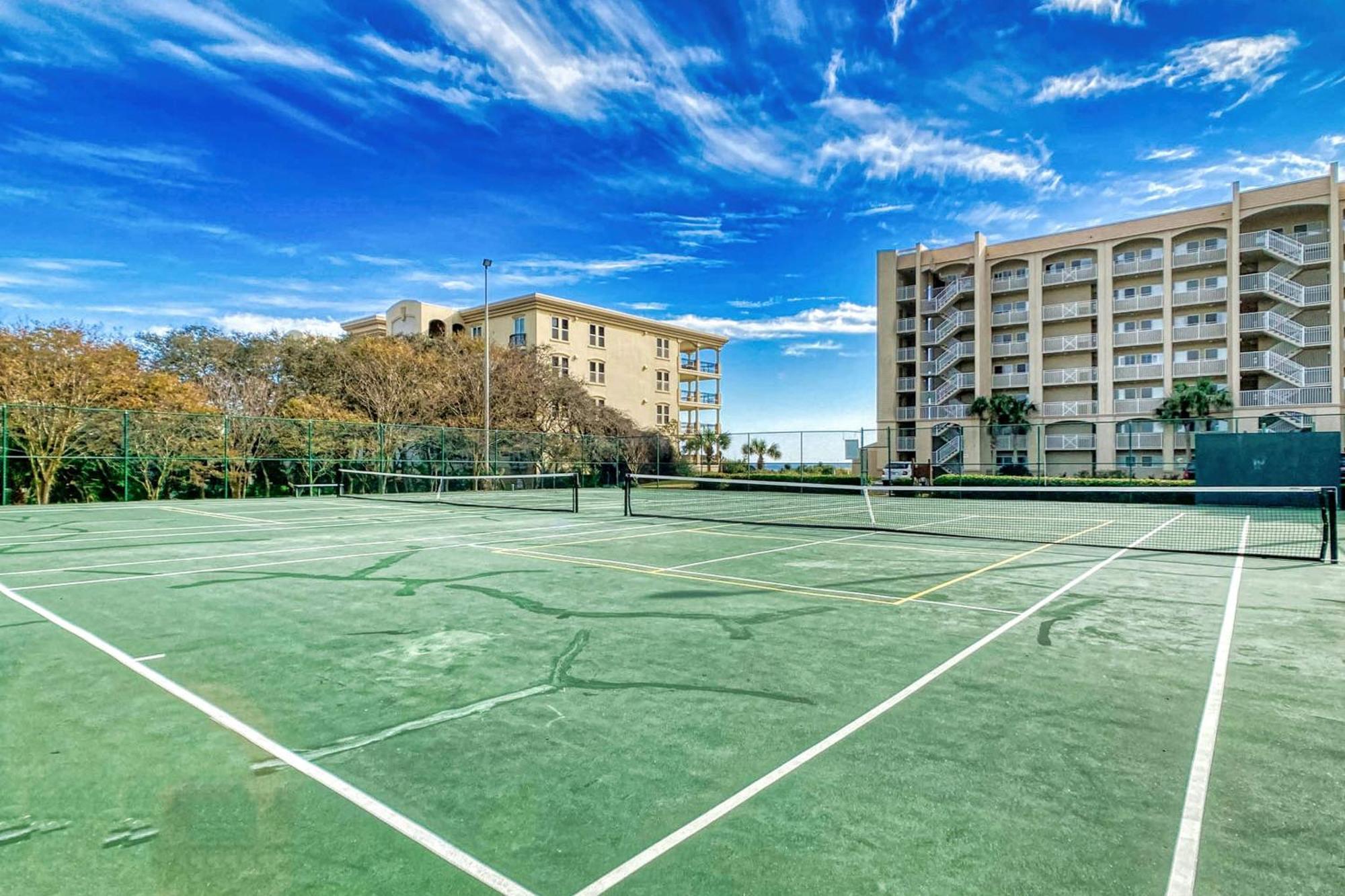 Beach House Condominiums B405 - Beachfront With Pool, Wifi, & Beach Service Destin Exterior photo